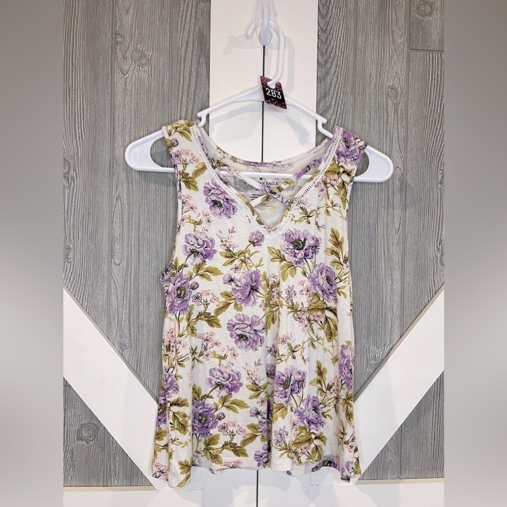B3.20 American Eagle Outfitters Floral Crepe Criss Cross Tank Small